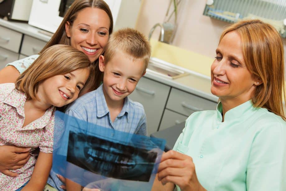 What Age Should a Child See the Dentist? Expert Advice for Parents